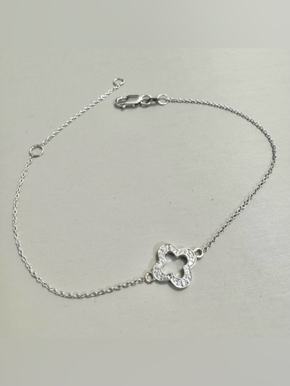 14K White Gold Open Clover Diamond Bracelet